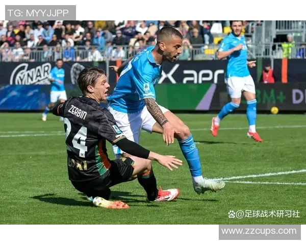 足球球星争执激烈对决 音乐成为战场背后的节奏与激情 足球球星争执激烈对决 音乐成为战场背后的节奏与激情