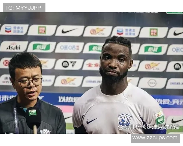 足球球星荣耀与传奇：从绿茵场到全球舞台的辉煌历程