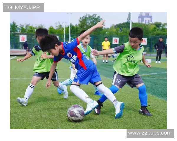 足球范闪耀绿茵场传奇再续豪门梦点燃无数球迷激情